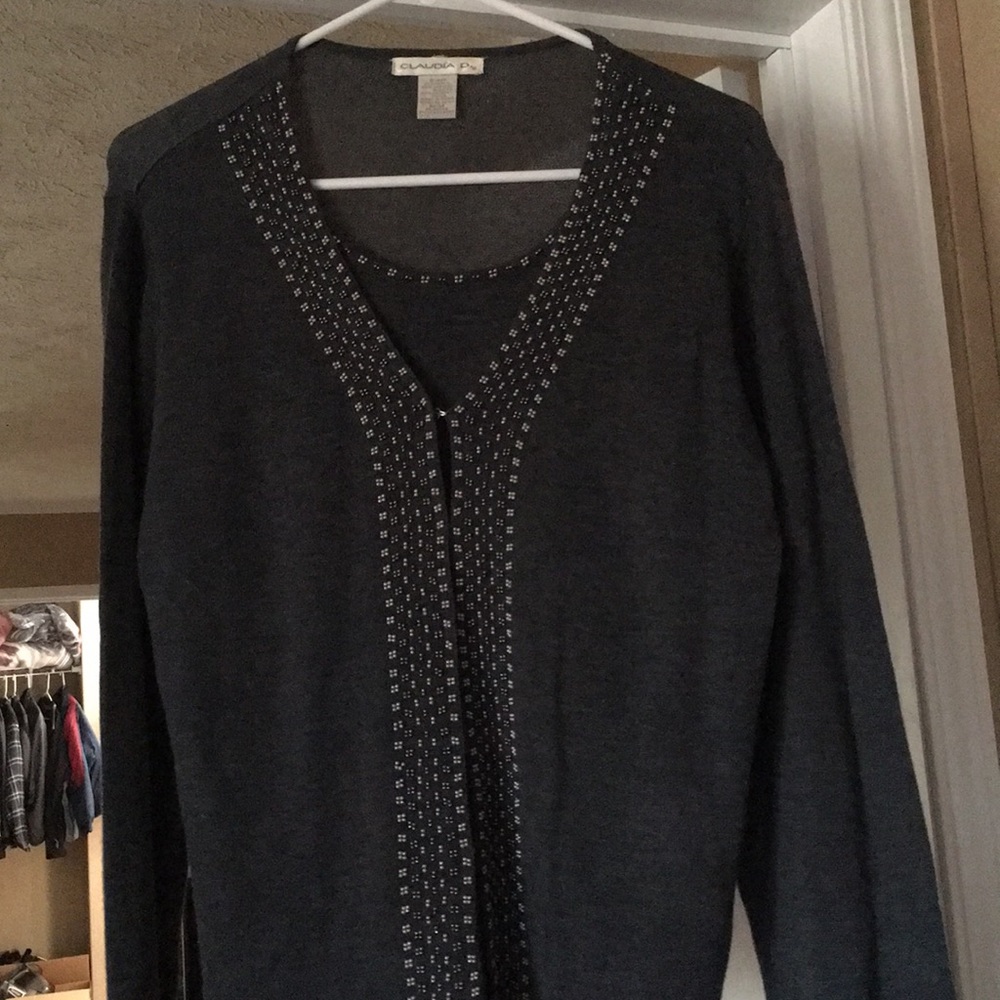 Nice Pre-Owned Gray Color Long Sleeve Sweater Top